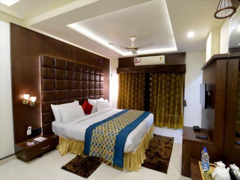 Hotel Mk Vivanta Gwalior Extérieur photo