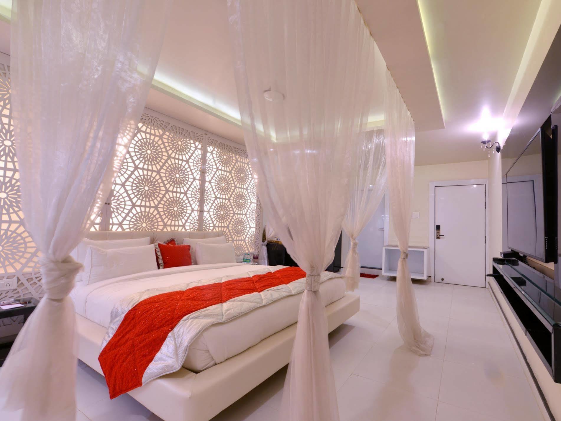 Hotel Mk Vivanta Gwalior Extérieur photo