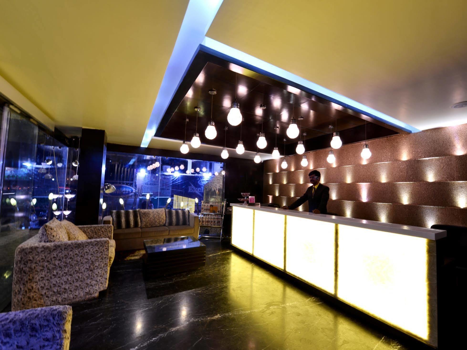 Hotel Mk Vivanta Gwalior Extérieur photo