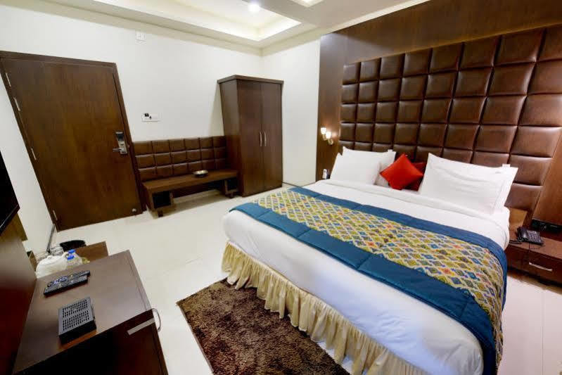 Hotel Mk Vivanta Gwalior Extérieur photo